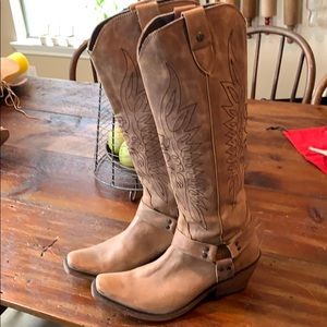 Women’s cowboy boots